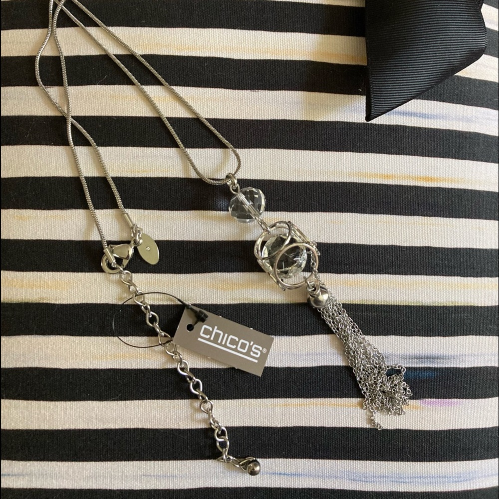 Chico’s NWT Floating Stone pendant 30-34” chain